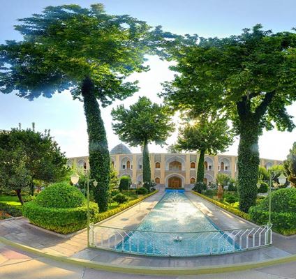 Abbasi Hotel i Esfahan, en utställning om iransk konst och arkitektur